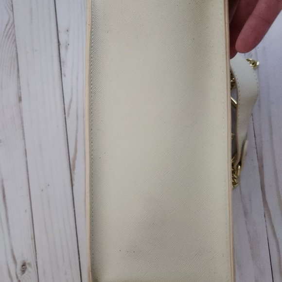 Loungefly Poison Apple Evil Queen Clasp Crossbody Purse - Picture 4 of 5